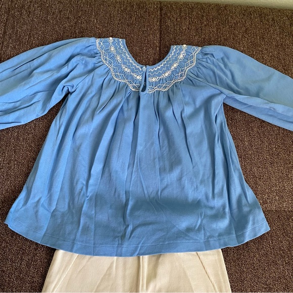 NWT Fantaisie Kids Smocked While Flower Cotton Top & White Pants - Picture 2 of 15